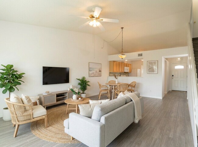 Photo - 756 Aquatic Dr