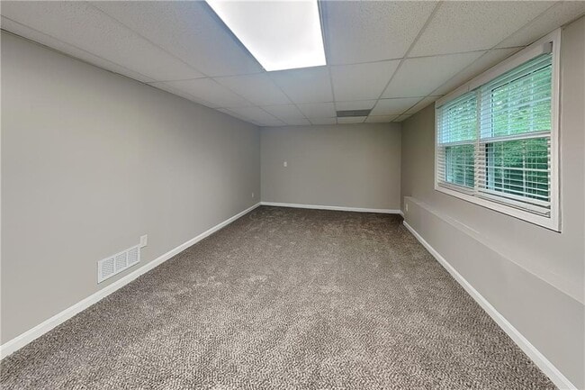 Photo - 142 Hartwood Dr