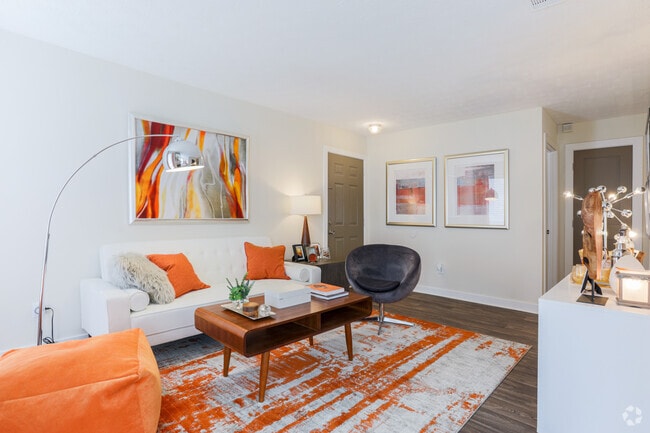 2BR, 2BA - 1,027 SF