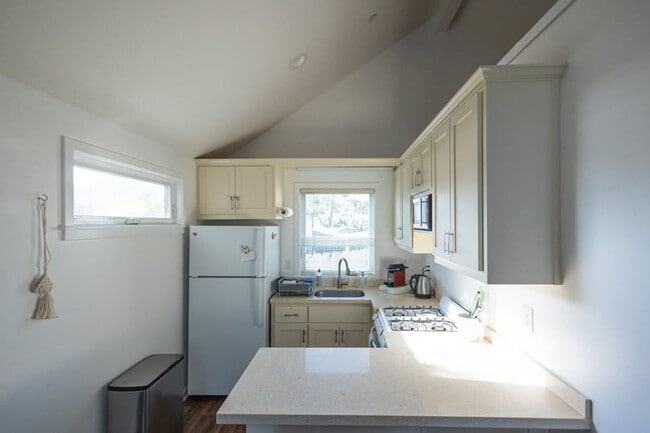 Photo - 1278-1280 Phillips Ln Unit 1280