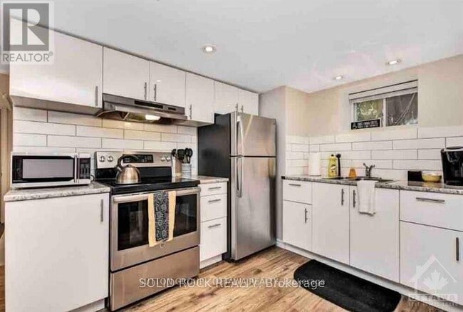 Photo - 28 Aylmer Ave