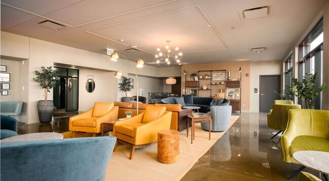 Photo - 1135 W Winona St