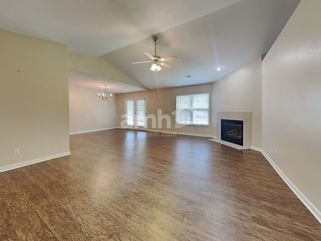 Photo - 2932 Dragonfly Way