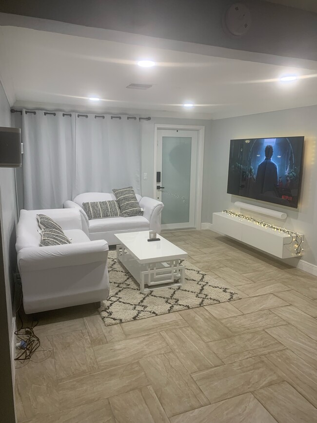 Building Photo - 4242 SW 49th Ct Rental