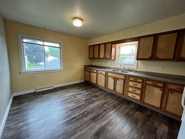 Photo - 17 N 62nd Ave W