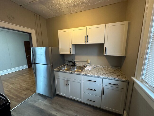 Photo - Indianola Ave 1574-1580 MLR Unidad 1578