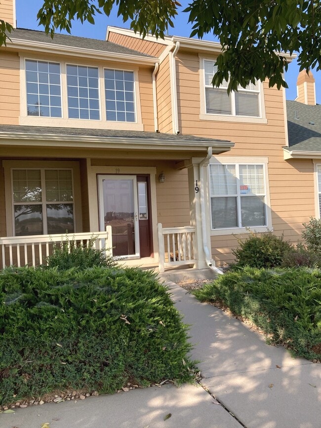 Building Photo - 6806 W 3rd St Unit 19