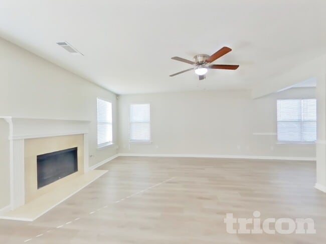 Photo - 5001 Serenity Point Ln