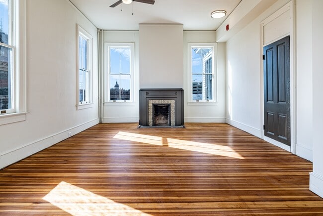 Unit 4 Main Bedroom unfurnished - 1527 Gervais St