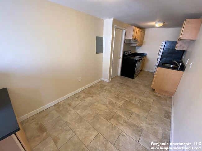 Photo - 385 Dorchester St Unidad B4