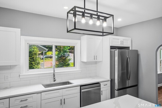 Photo - 275 Riverview Ave
