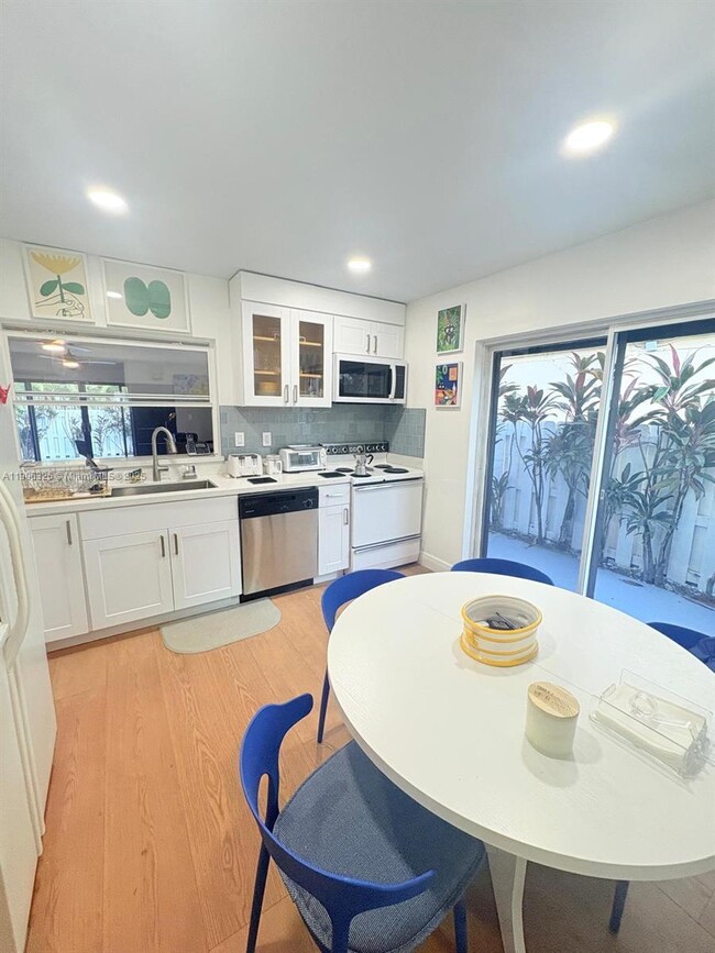 Photo - 927 NW 106th Ave Cir