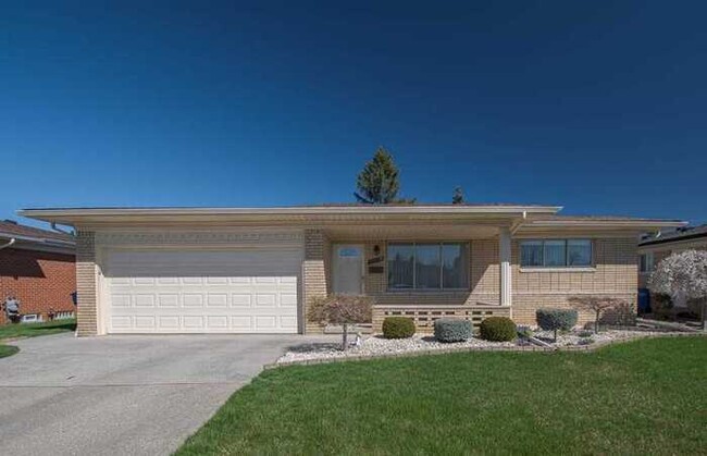 Building Photo - 14159 Ivanhoe Dr Rental