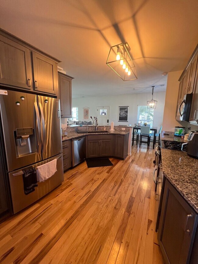 Photo - 4 Bedroom with Office Space Near Tulane/Lo...