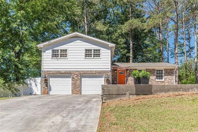 Photo - 2851 Lloyd Rd