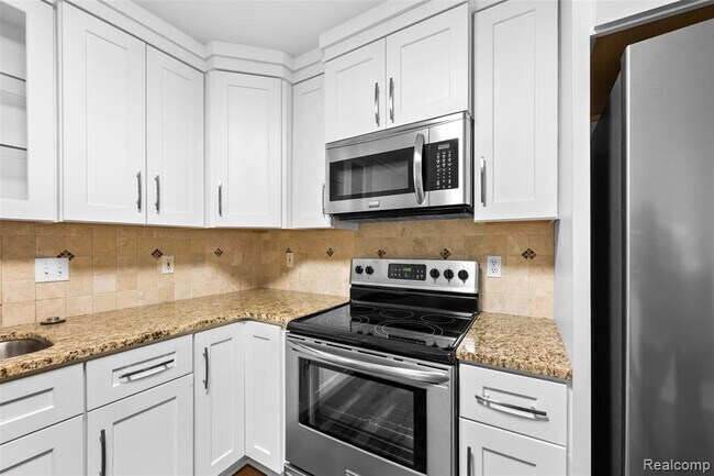 Photo - 4911 Oak Hill Dr Unit 3