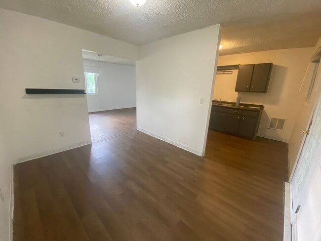 Photo - 2 Bedroom Apartment Near Downtown Bloomington, IN