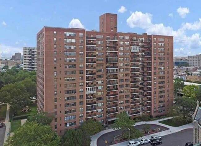 Building Photo - 10 Huron Ave Unit 2b