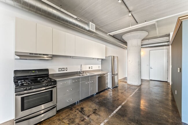 Building Photo - 1855 Industrial St Unit 413