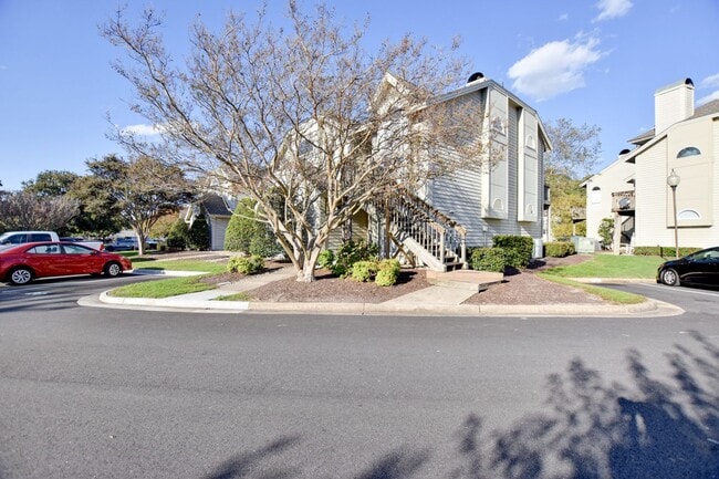 Building Photo - 2 Bedroom 1 full bath in Cedar Lakes