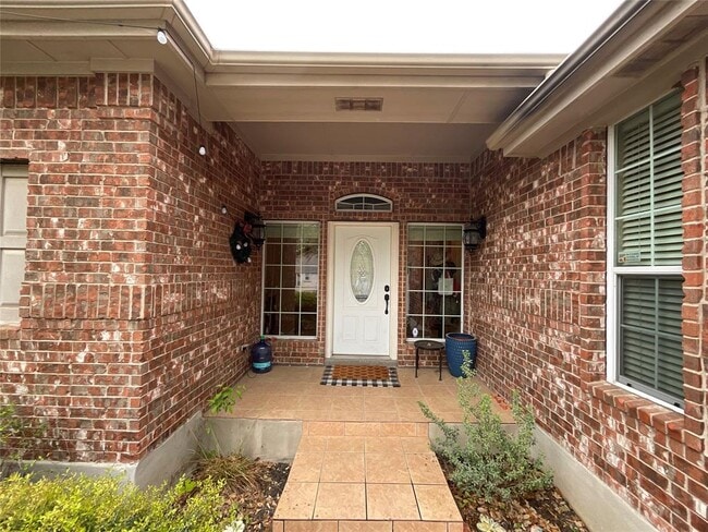 Photo - 16901 Ennis Trail