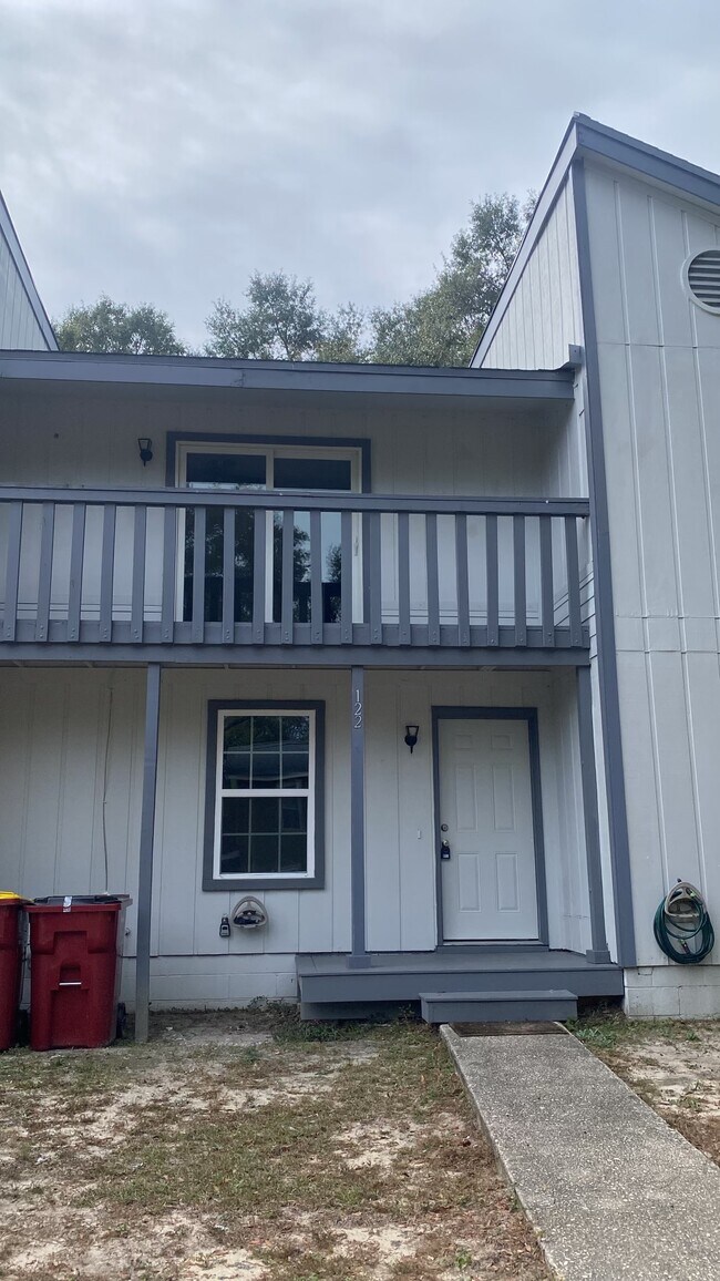 Photo - 122 Hampton Dr