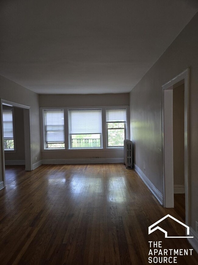 Building Photo - 918 Reba Pl Unit 3S