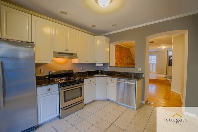 Photo - 615 S Glover St