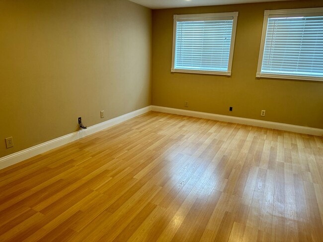Photo - 802 Colony Ct