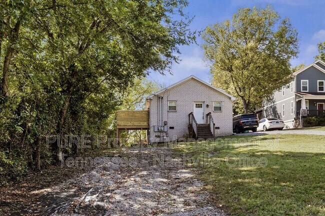 Photo - 622 Maplewood Ln