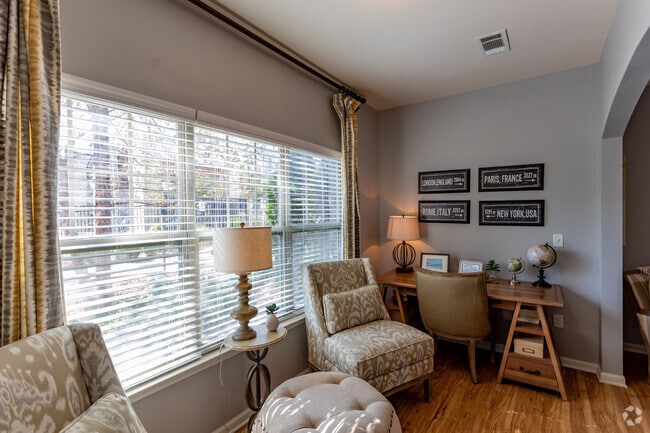 2BR, 2BA - B1SRG - 1225SF