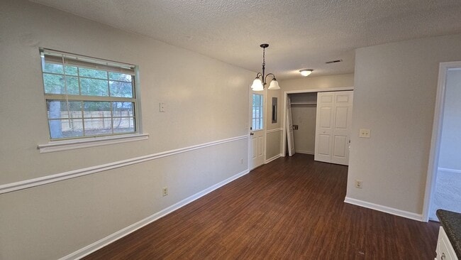 Photo - 163 Sabreena Cir