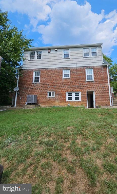 Photo - 626 N George Mason Dr