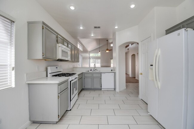Photo - Welcome to this beautiful home with new carpet and new paint in the highly sought-after Green Val...