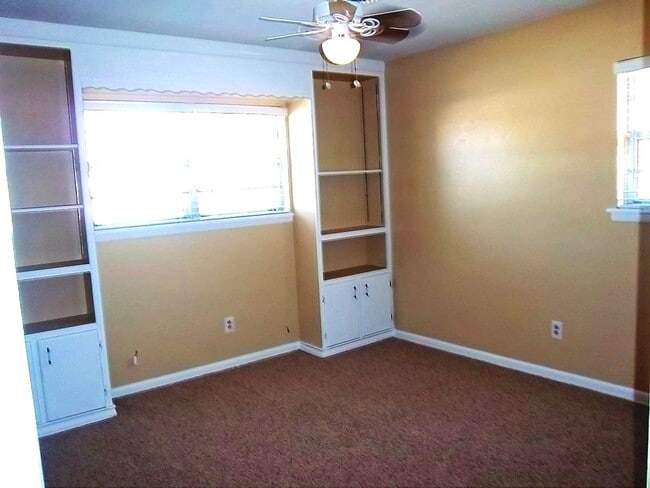 Photo - 2606 Douglas Dr