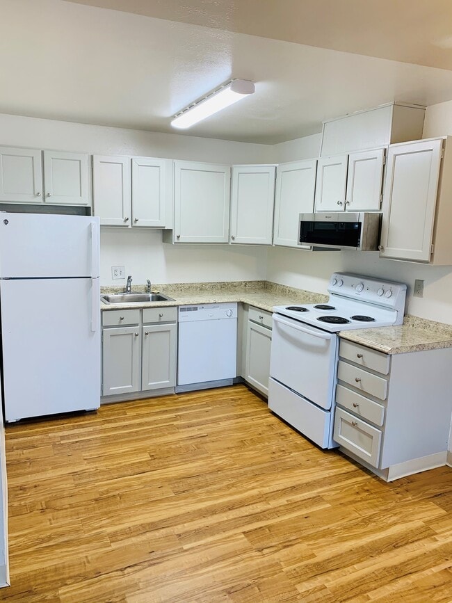 2 bed kitchen - South Eliot St Apartments