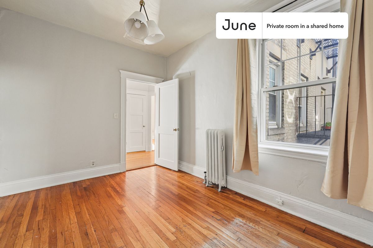 Private bedroom in 3 bed/1 bath Home - Private bedroom in 3 bed/1 bath Home
