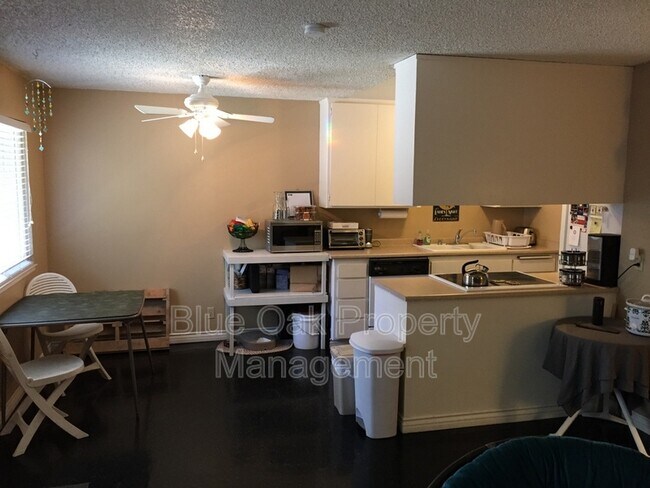 Photo - 1412 N Cherry St