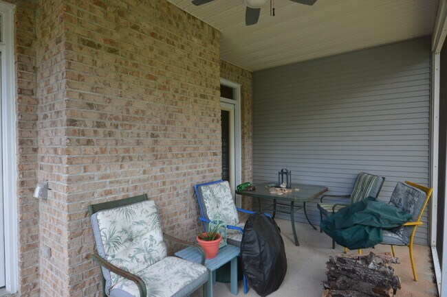 Photo - Escada large 2 story townhouse with fireplace, vaulted ceilings, master suite, 2 car garage, comm...