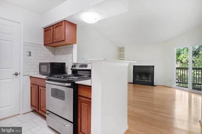 Photo - 1535 Lincoln Way Unidad 301