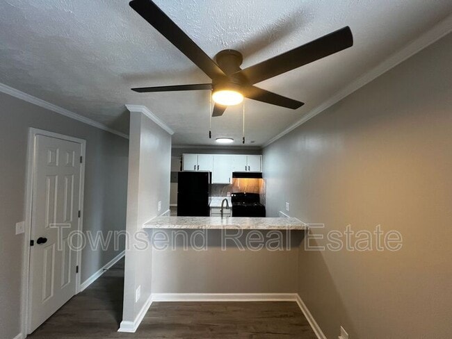 Photo - 5850-H Century Oaks Drive