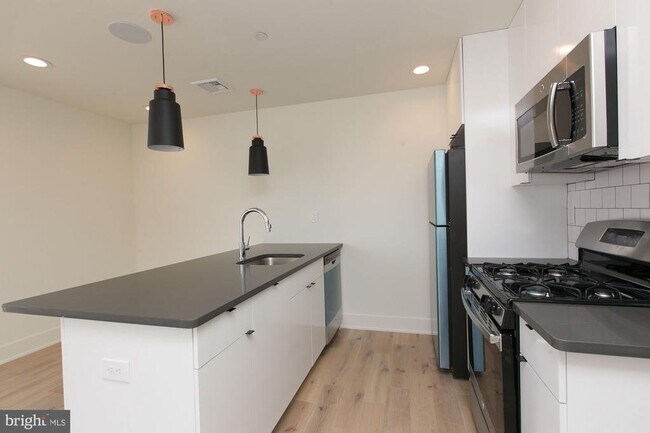 Photo - 2431 Frankford Ave Unidad 16