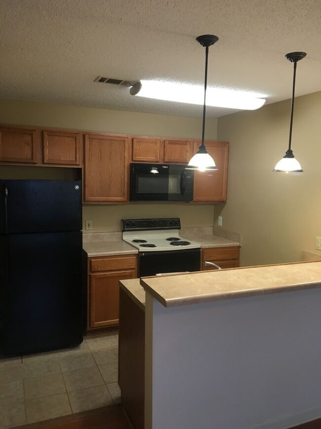 Photo - Tillman Place, 330 Unidad 330 - A