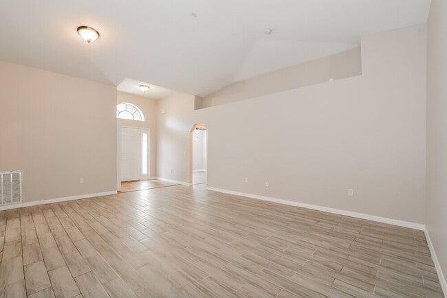 Photo - 1504 Sterns Dr