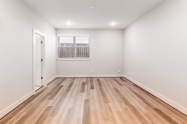 Photo - 1284 N Post Oak Rd