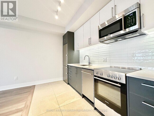 Photo - 2525 Bathurst St Unit 310
