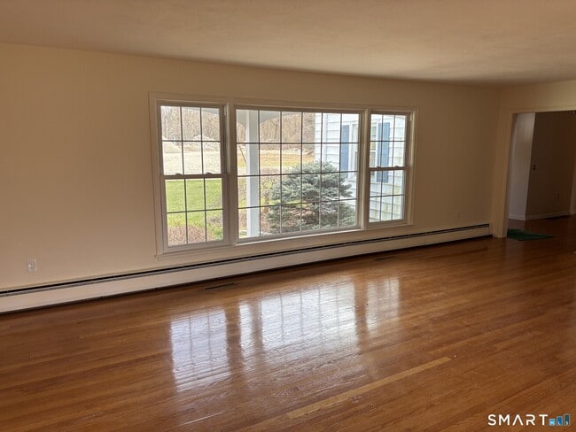 16 Shorelands Dr