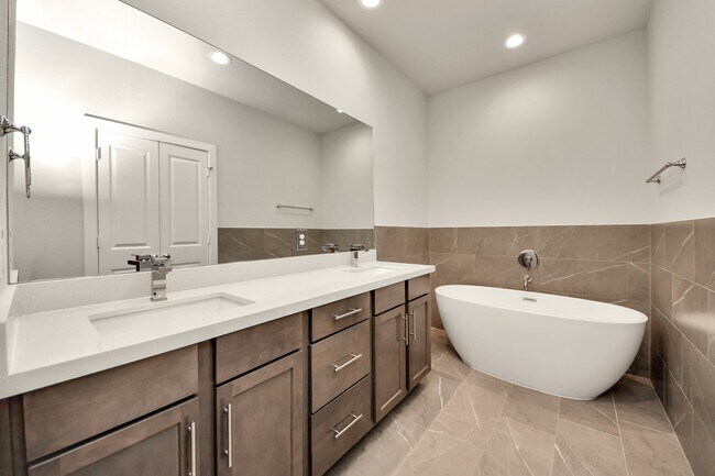 Photo - 2319 Silva Park Ln