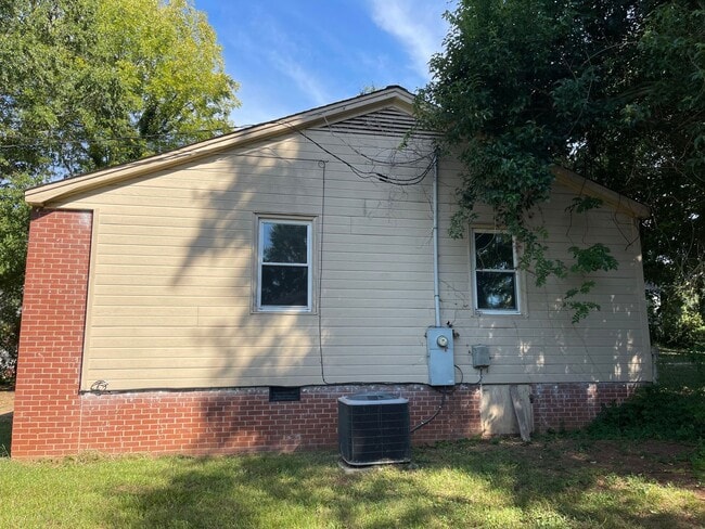 107 Felter St