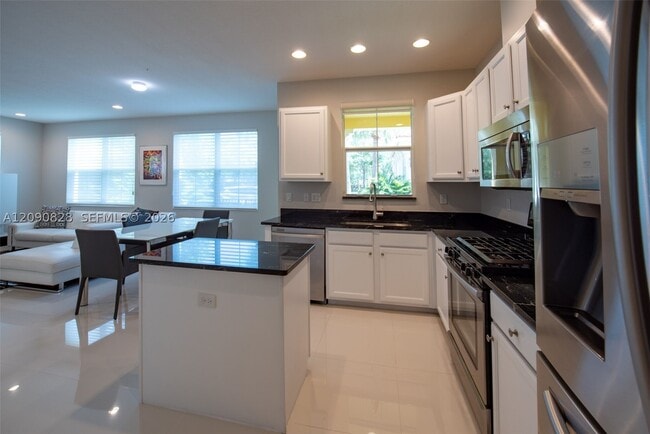 12410 NW 33rd St